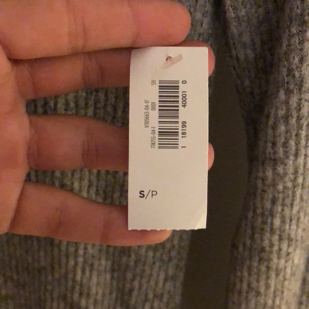 Gray Long Sleeve shirt - Picture 2 of 3
